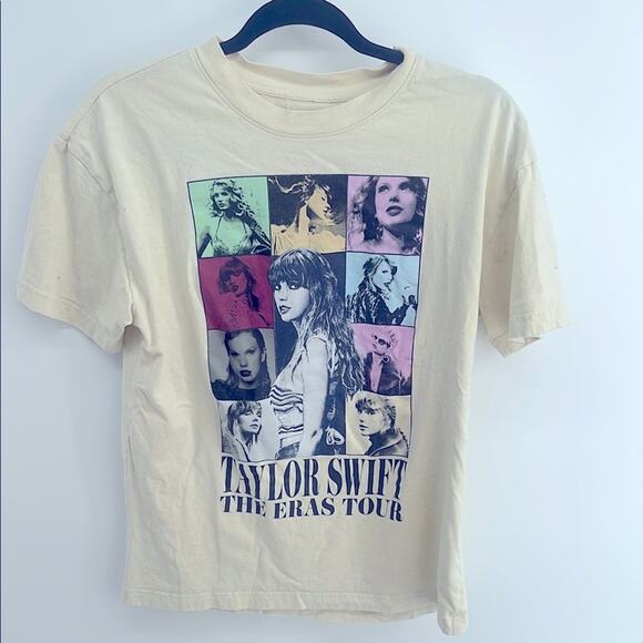 Taylor Swift The Eras Tour short sleeve concert T-shirt sz S - Picture 1 of 6